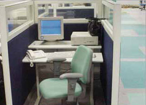 Biombo para call center misto: vidro e tecido
